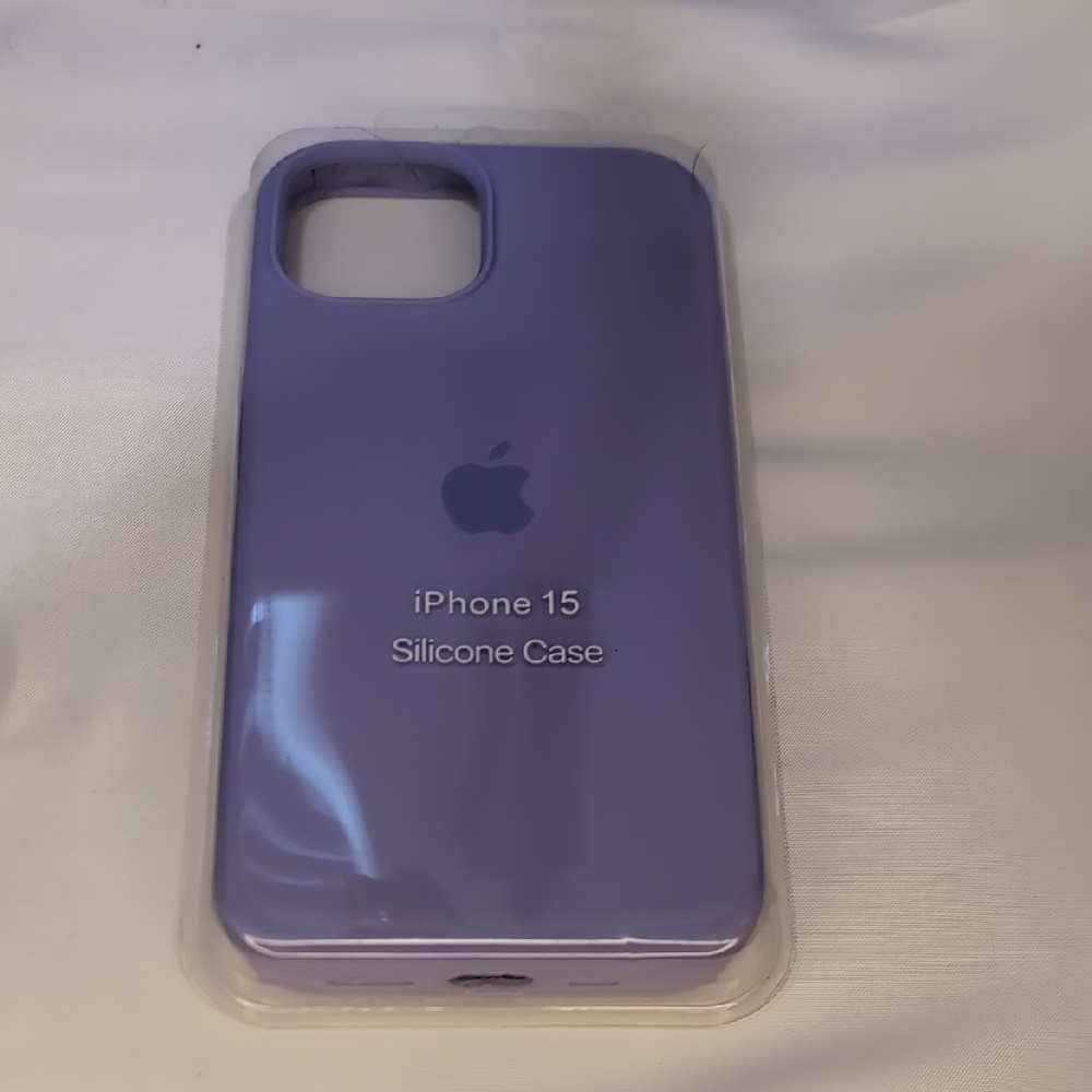 Apple iPhone 15 Silicone Cover - Lavender